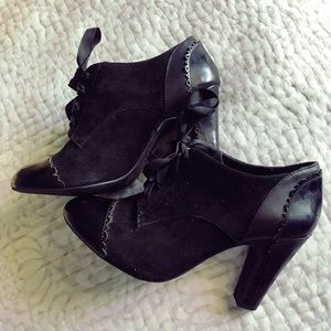 Gianni Bini black lace up booties